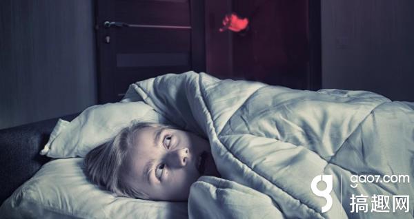 玩家们都曾经历过,「睡觉时的恐怖体验」与vr虚拟实境相结合的vr游戏
